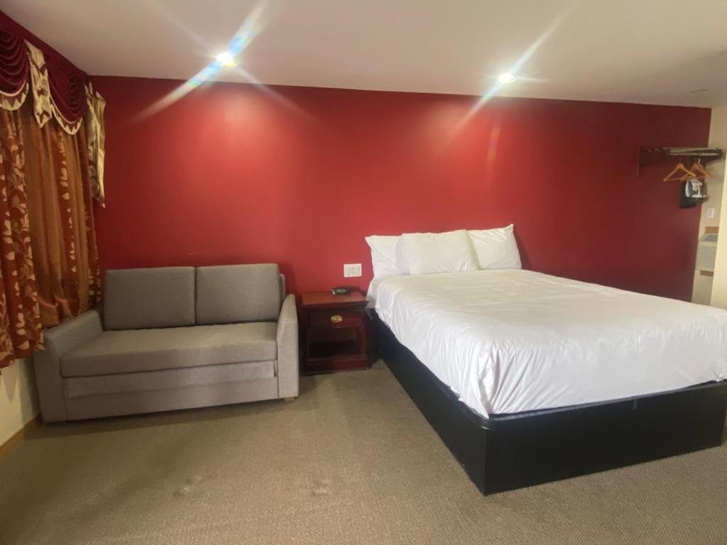 Masterson'S Motel Greater Napanee Экстерьер фото
