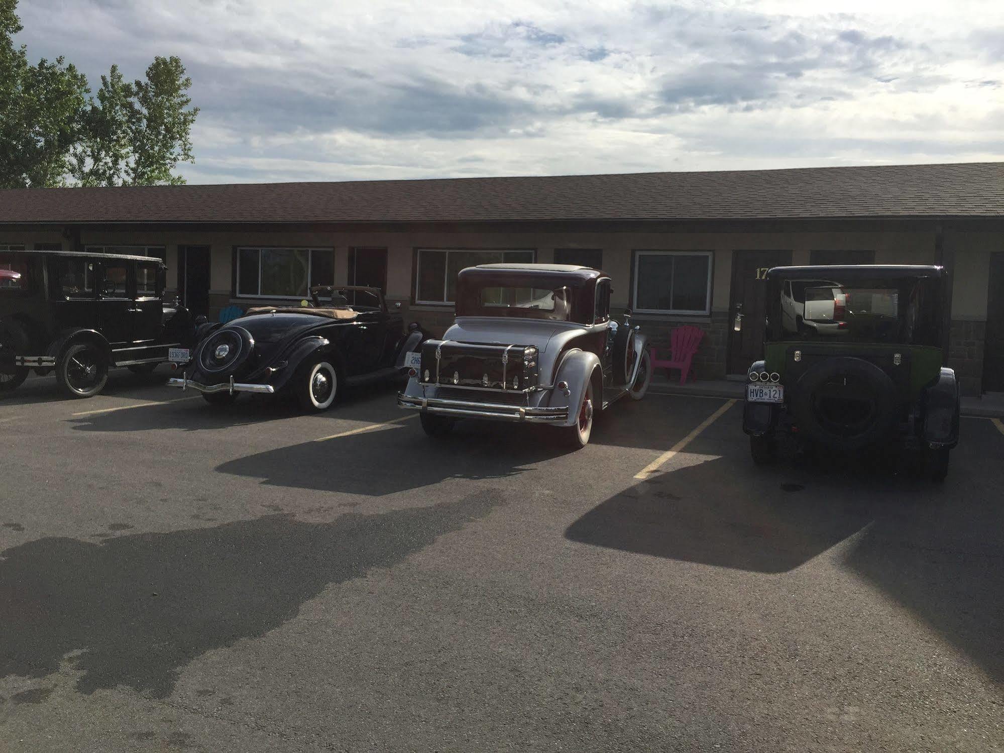 Masterson'S Motel Greater Napanee Экстерьер фото